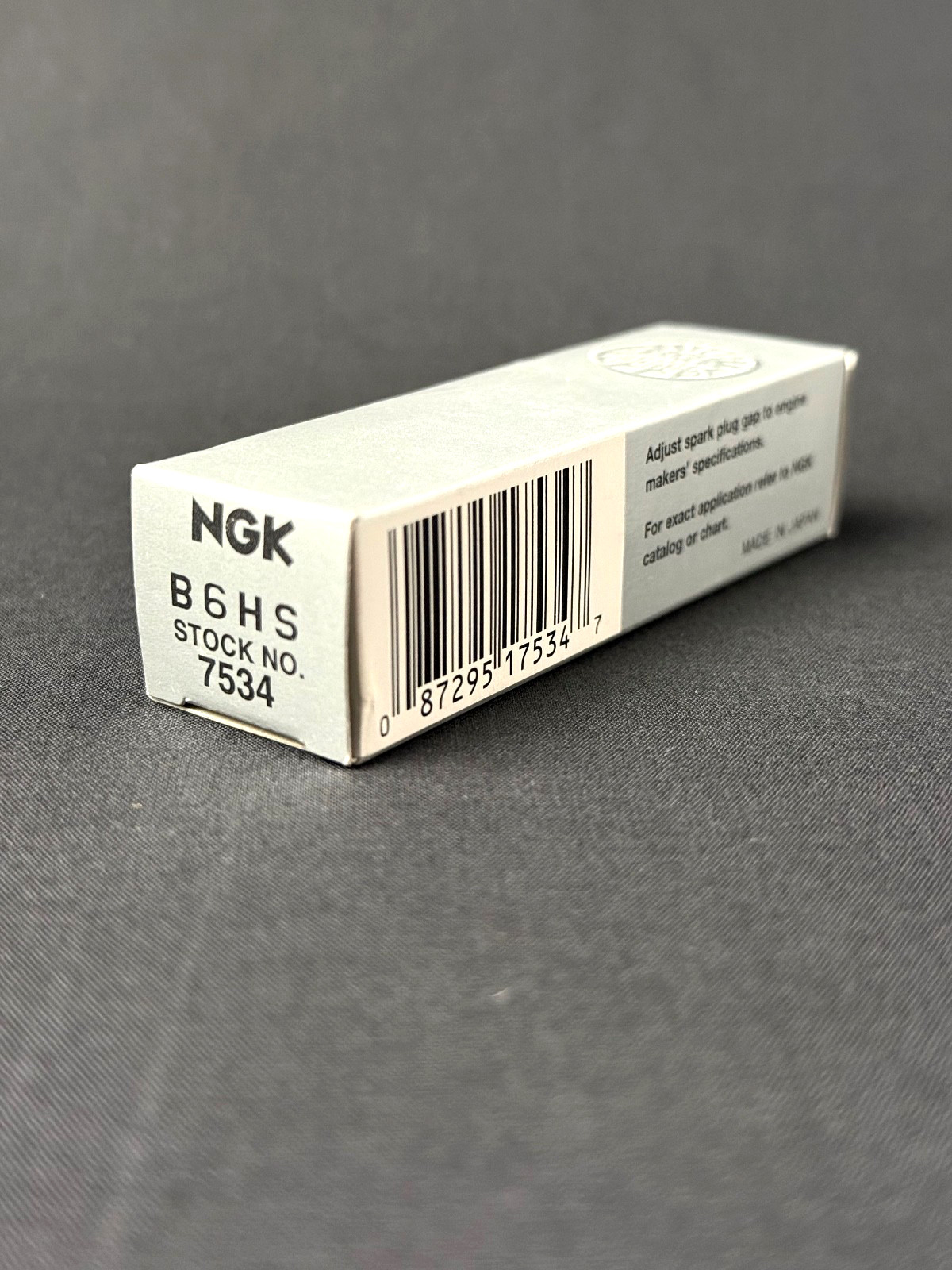 New Genuine NGK B6HS 7534 Spark Plug