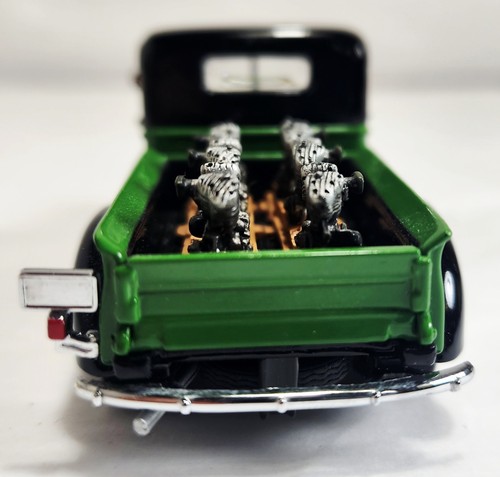 Harley Davidson Green Matchbox Models of Yesteryear 1941 Chevrolet Pick-Up - Picture 6 of 9