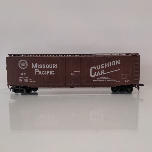 Coche acolchado Athearn HO 1331 Missouri Pacific puerta enchufable MP #98076 - Camiones Talgo | Condition: Used