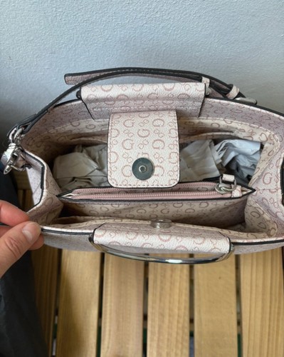 GUESS Damen Tasche Beige - Bild 2 von 3