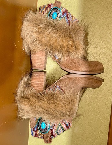 Upcycled Gypsy Boho Faux Fur Boots Size 6 Plus Macrame Beaded Hippie Belt - Picture 4 of 12