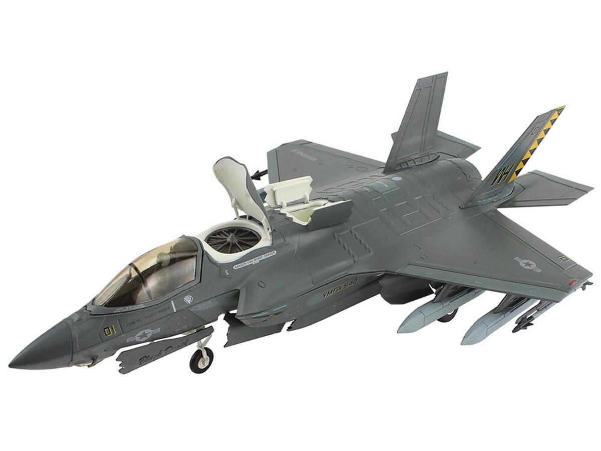 LOCKHEED MARTIN F-35B LIGHTNING II BEAST MODE VMFA-542 1/72 HOBBY