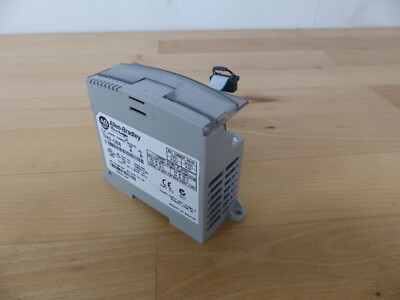 ALLEN-BRADLEY MICRO LOGIX 8 PT. 24 VDC SOURCE OUTPUT 1762-OB8 A A
