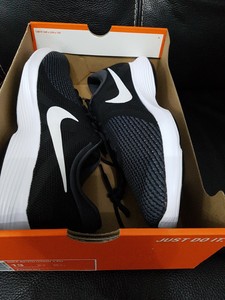 nike revolution aj3490