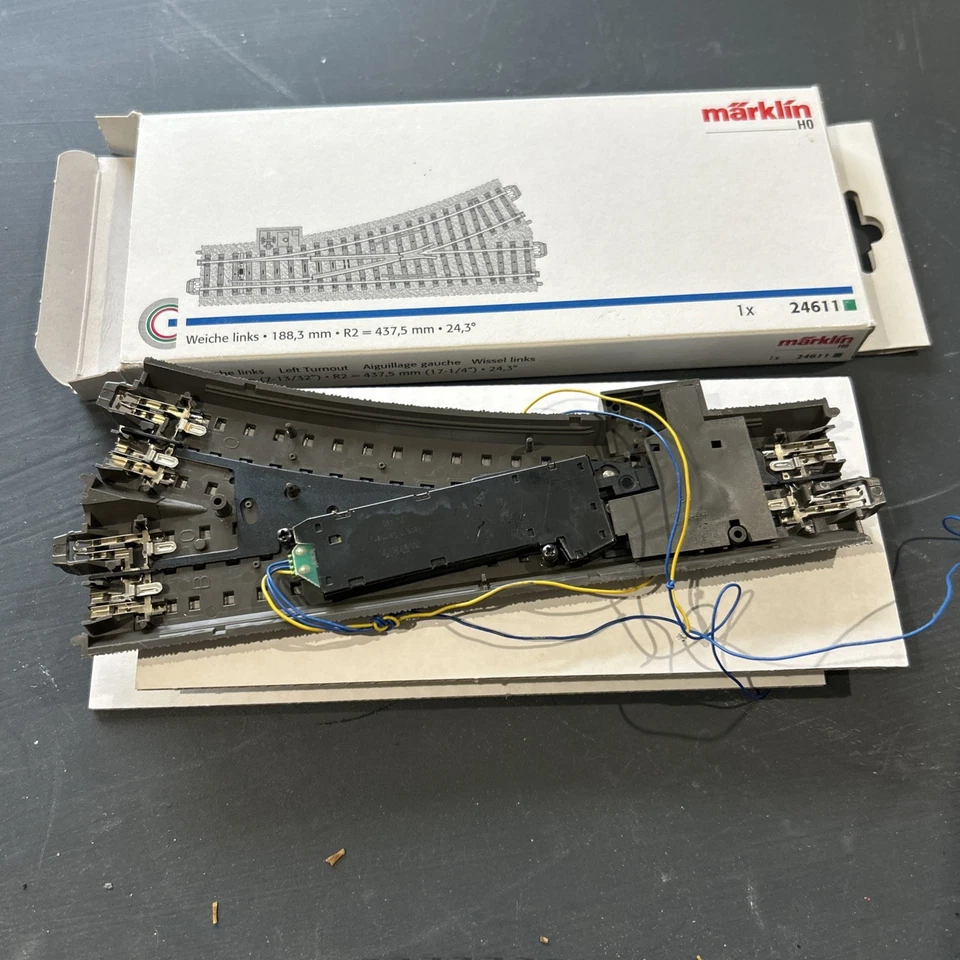 Marklin HO C Track motorized LH Point 24611 - Image 2 of 2