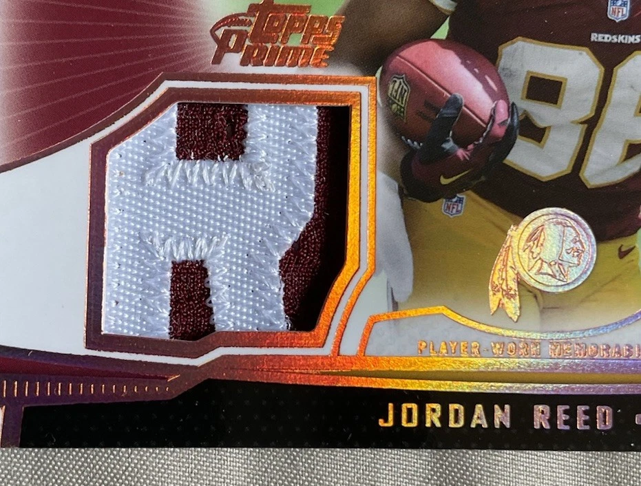 2013 Topps Prime Dual Relics #/25 Jordan Reed #DR-JRE Rookie RC Patch is the “R” - Image 3 of 4
