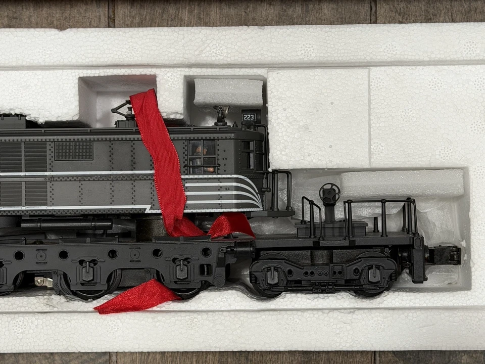 New York Central O Scale Premier # 20-5507-1 P2 Box Cab Electric w/ Proto & BCR - Image 3 of 4