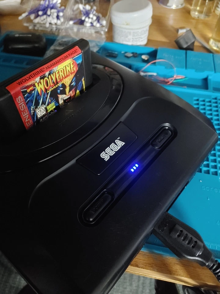 Consola Sega Genesis Modelo 2 3bp Triple Bypass Mod Resumen Completo Azul LED Solo Foto 3 de 4