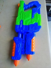 Super Soaker Pulsar Double Barrel 32 Feet Water Blaster
