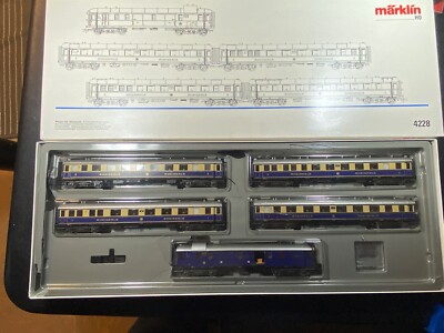 MINT HO MARKLIN 4228 GERMAN  REINGOLD EXPRESS  PASSENGER SET