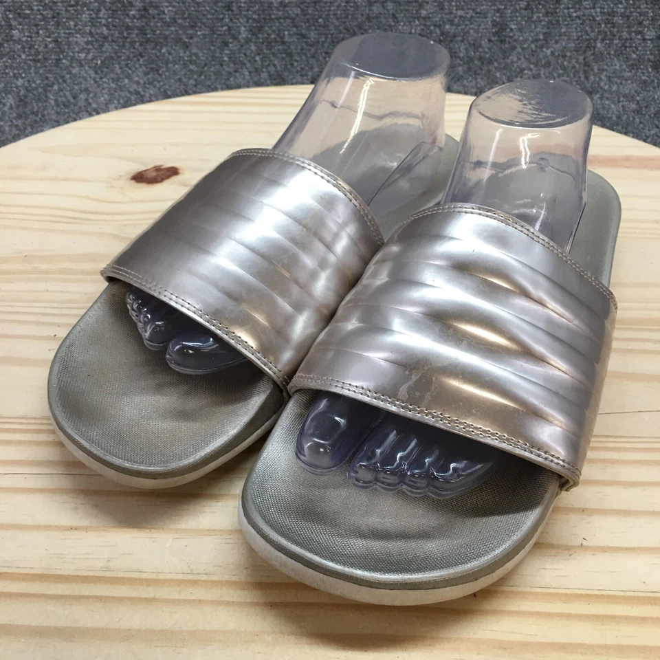 Sandalias Adidas Para Hombre 11 Adilette Confort Slides FY7898 Plata Charol Foto 3 de 4