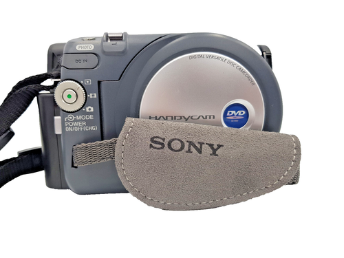 Sony DCR-DVD201E Handycam DVD Camcorder Digital Video Camera DVD-R/RW Nightshot - Picture 3 of 24