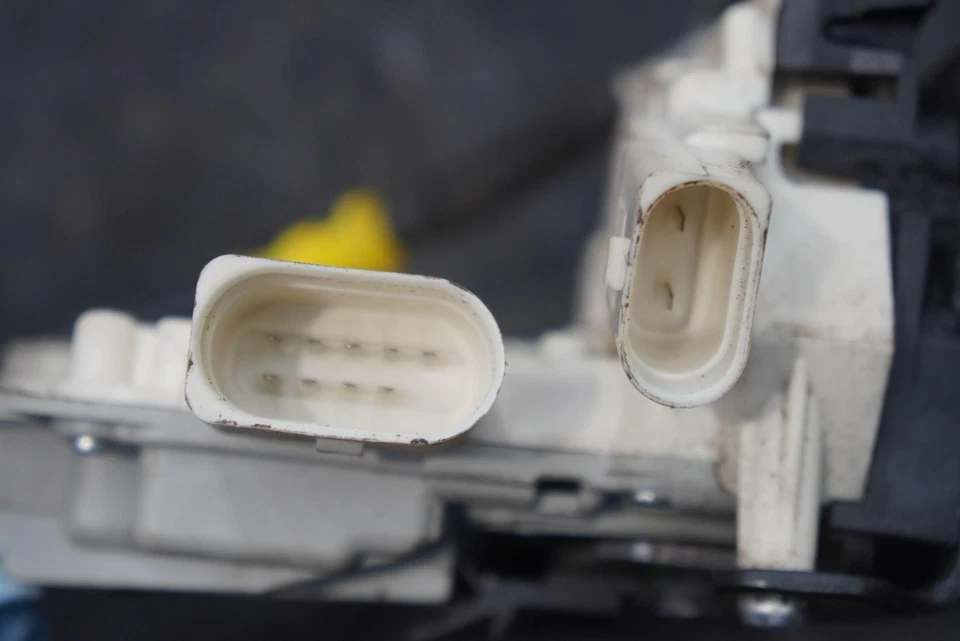 Actuador de cierre de puerta de conductor delantero izquierdo 9A783731501 Porsche 718 Cayman 982 Foto 4 de 4