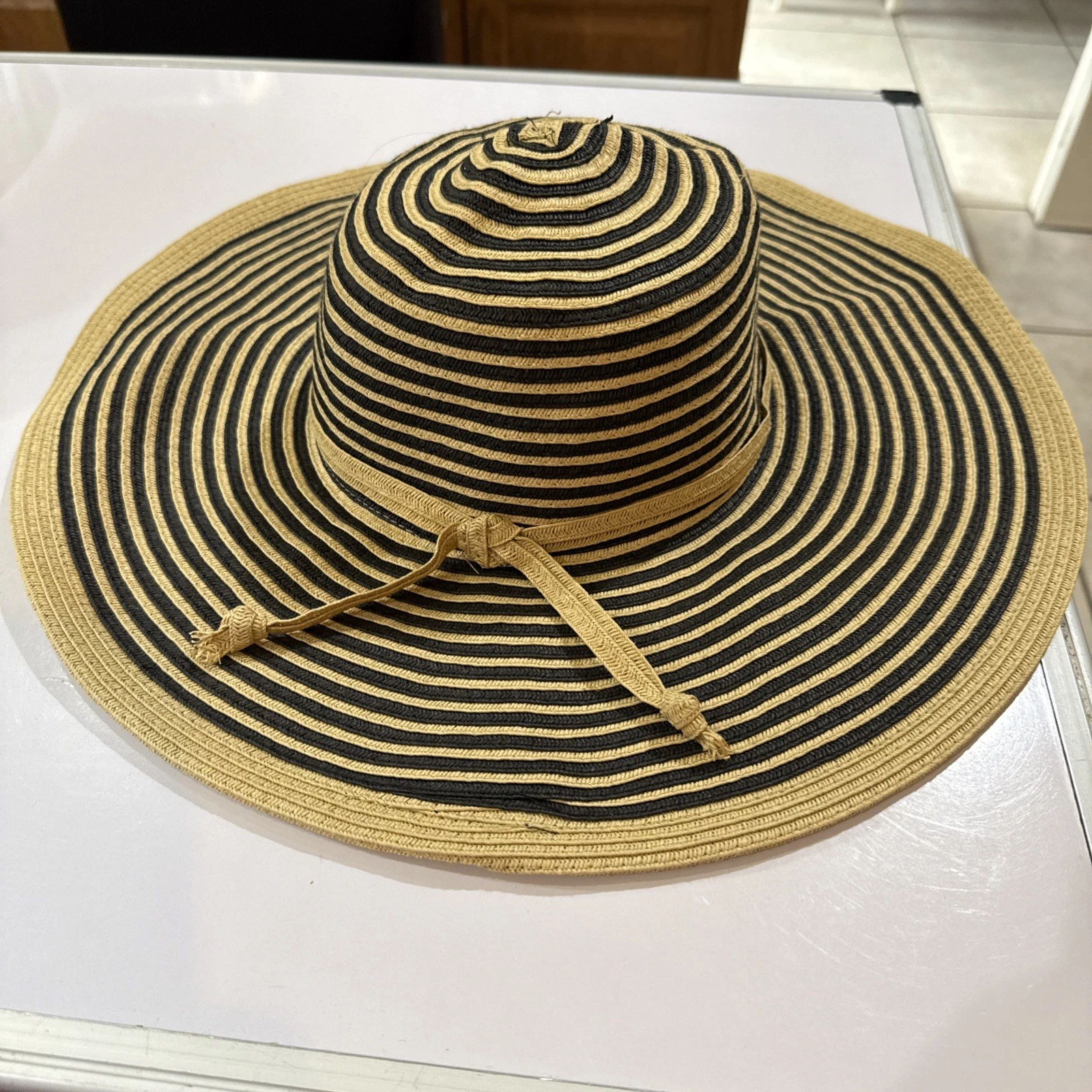 Banana Republic Hat Womens Medium / Large Wide Brim Sun Black Beige