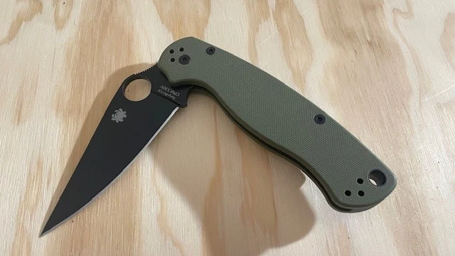 Spyderco Golden.Colorado U.S.A. Earth Olive Handle CPM S30V Black Plain Blade - Image 3 of 4