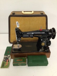 Vintage 1940s SINGER 201 2 Sewing Machine Tested/Works