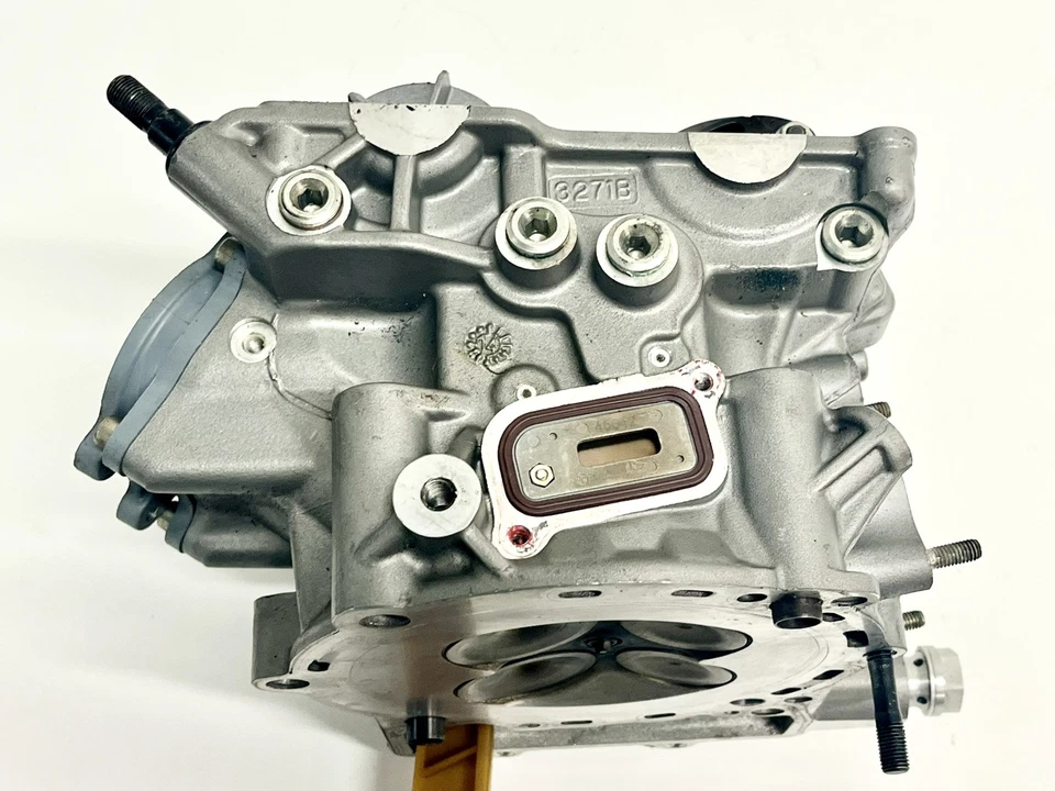 Conjunto de culata horizontal delantera original Ducati 899 Panigale 2014 usado Foto 4 de 4