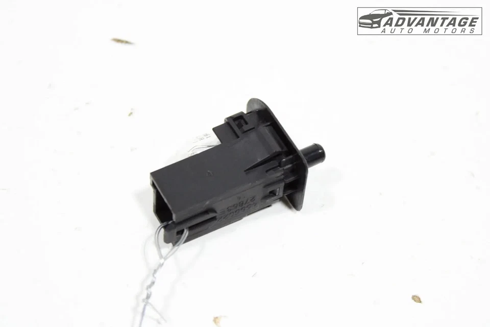 Dodge Charger 2006-2023 tablero guantera caja de almacenamiento interruptor de luz control 4565022 OEM Foto 3 de 4