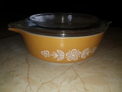 Vintage PYREX Butterfly Gold 471 -  1 pt Casserole Dish With Lid 470-C