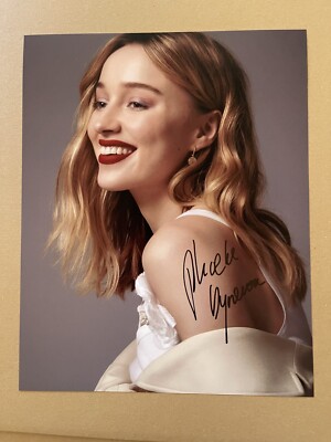 Phoebe Dynevor ''DAPHNE'' Bridgerton SIGNIERTES 8x10 Foto