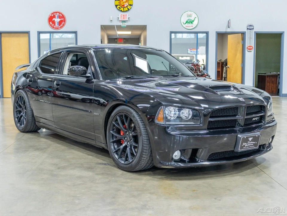 2010 Dodge Charger SRT8 - Image 3 of 4