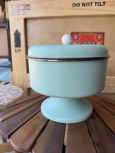 Pastry Container
