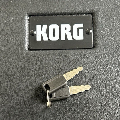 KORG HC76 76-Key Hardshell Keyboard Case Black TSA Locks Wheels Handle