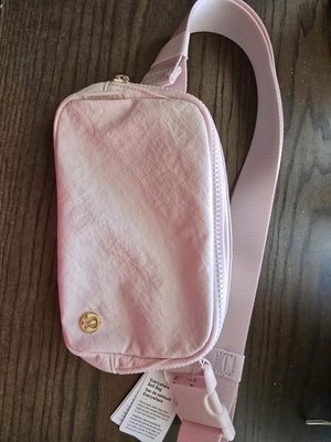 NEW Lululemon Everywhere Belt Bag   Pink Crossbody Waist Fanny Pack 