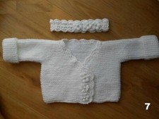 ensemble naissance tricot,brassière naissance chaussons  bonnet bébé laine.
