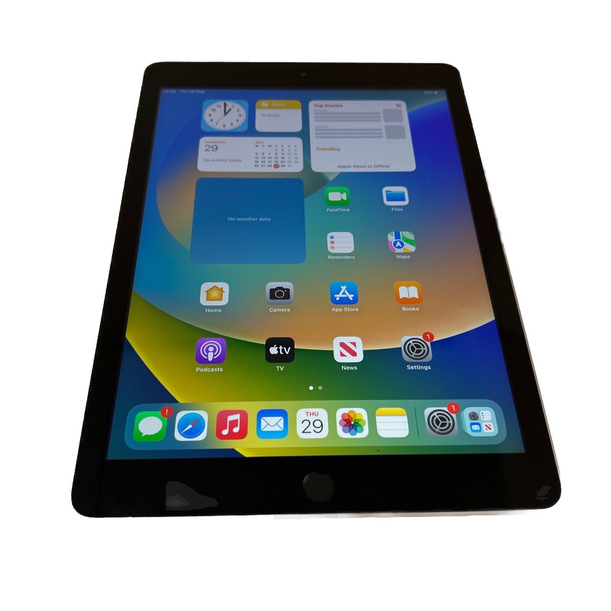 Apple iPad 5th Gen 32gb Wifi Space Grey A1822 Read Descrip DK404