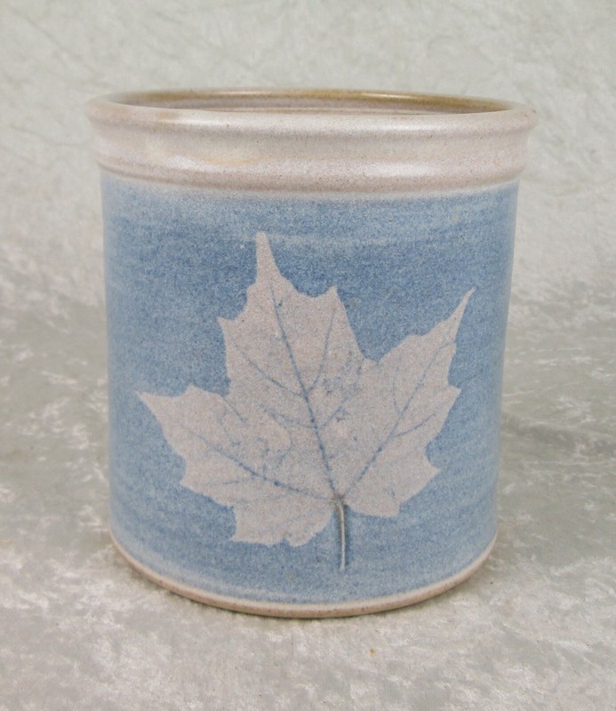 Mahoney Pottery Planter Flower Pot Blue Leaf 6 inch Tall 5.75in Dia Jim and Gina
