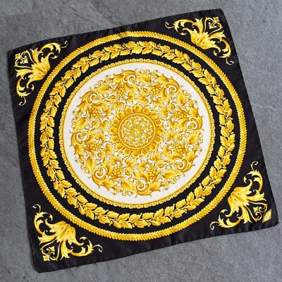 GIANNI VERSACE silk neck scarf Baroque print size 17