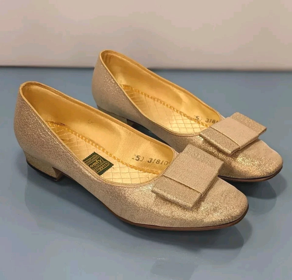 True Vintage 1950s Mujer Talla 5 B Niños 3.5Y Dorado Metálico Arco Anfitriona Ballet Plano Foto 2 de 4
