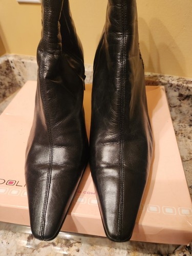 Ladies Bandolino Black Leather Ankle Boots Sz 11M - Picture 1 of 7
