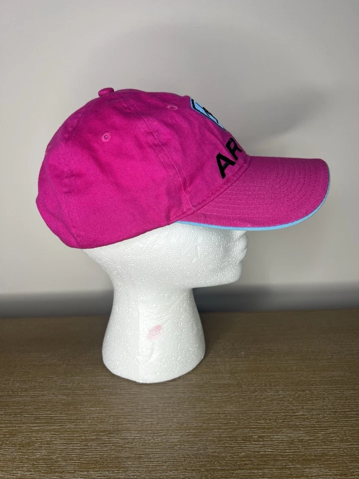 Gorra Ariat Ropa Rosa Azul Escudo Bordado Logo Foto 2 de 4