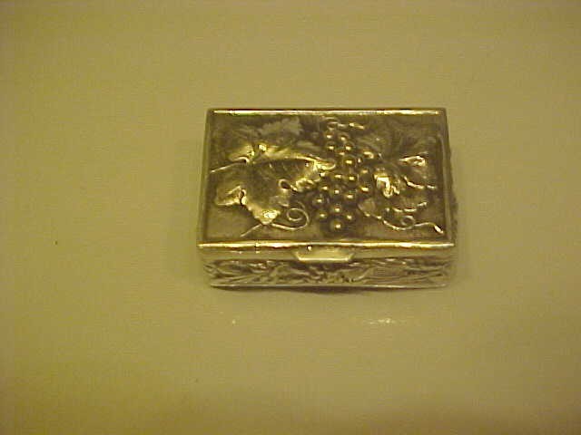 Beautiful Vintage Silver Plated  Repoussé Fruit & Floral Snuff/ Pill Box
