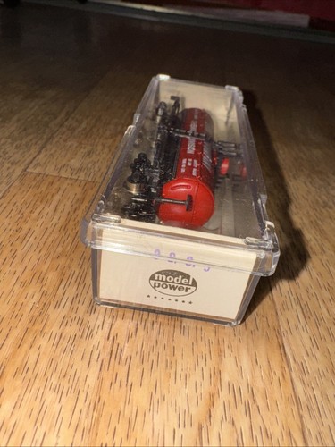 Coche cisterna Power Lion Oil 3 cúpulas modelo escala N 3518 nuevo | Zustand: New