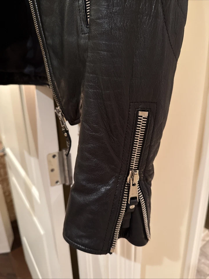 Jaqueta de motociclista feminina Balenciaga couro preto 36 - Imagem 4 de 4