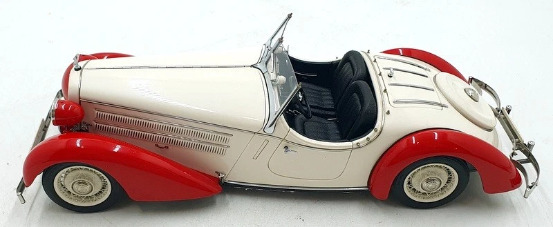 CMC 1/18 Scale Diecast M-075C Audi Front 225 Roadster 1935 - White/Red - Image 3 of 4