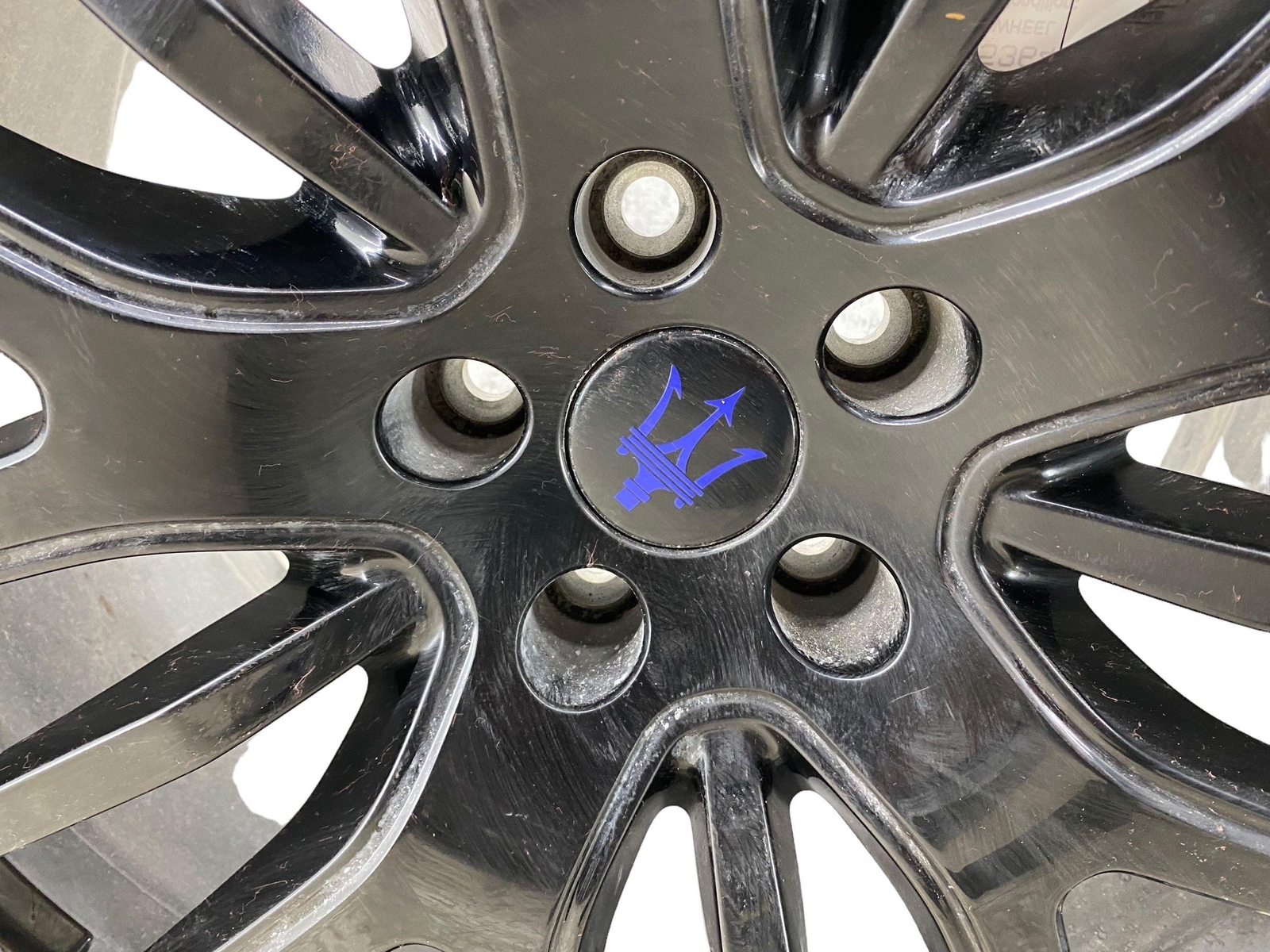 2017-2024 MASERATI LEVANTE (B) 21x10.5' ET 53 REAR WHEEL RIM *CURB RASH/SCRATCH*