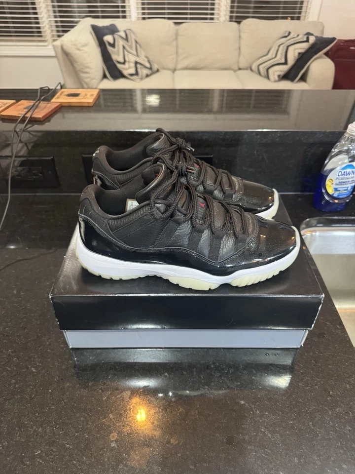 Jordan 11 Bajo “72 Y 10” Talla 10 Foto 2 de 4