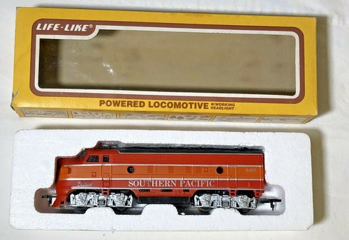 Life Like Southern Pacific Powered Locomotive - Picture 4 of 12