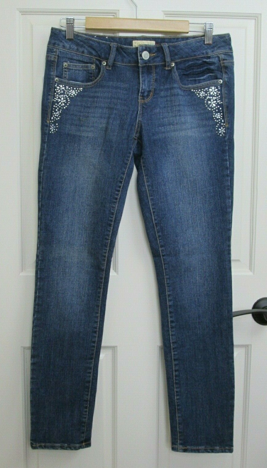 Studded Distressed Skinny Jeans Juniors Size 11 31x29.5 Stretch 123-24811-image