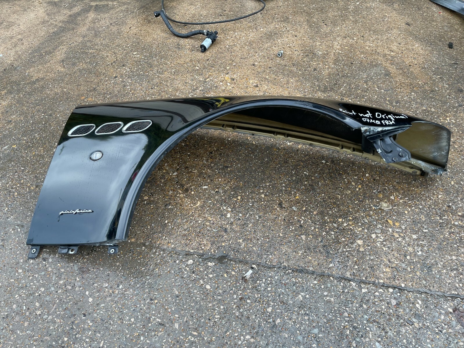 2007 Maserati Quattroporte M139 FRONT RIGHT FENDER WING Black OEM