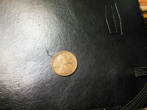 Lincoln wheat cent 1921 P very good with lamination error on obverse