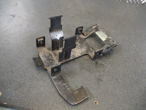 BRACKET, COIL Yamaha v-max 1FK-21359-00 14552 - Picture 4 of 6