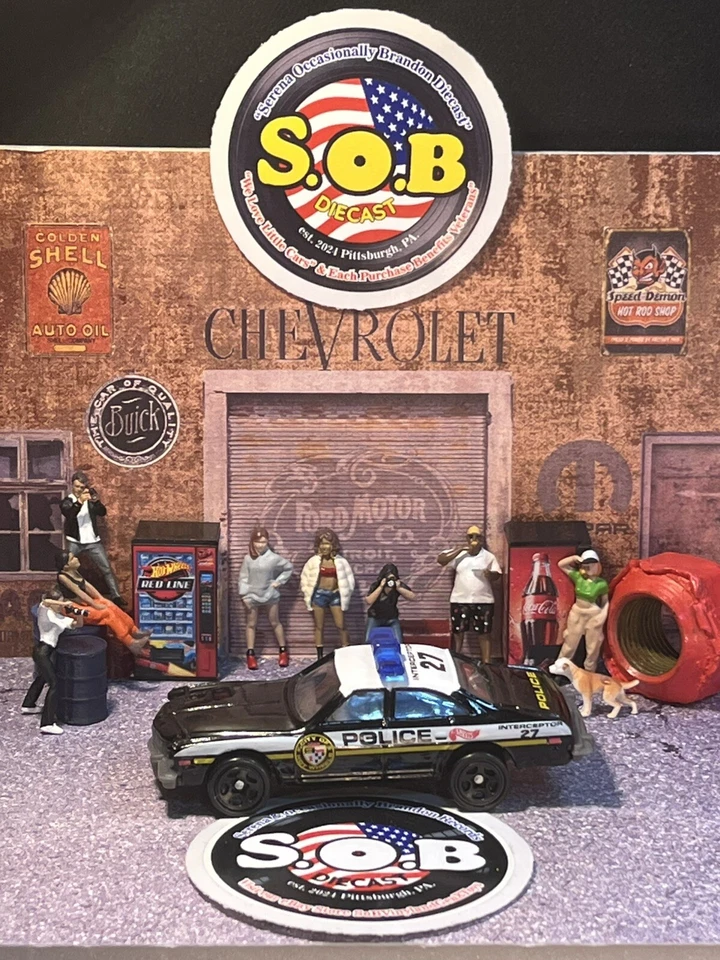 Coche de policía Hot Wheels Buick Regal 27 1:64 negro diecast usado casi nuevo estado Foto 2 de 4