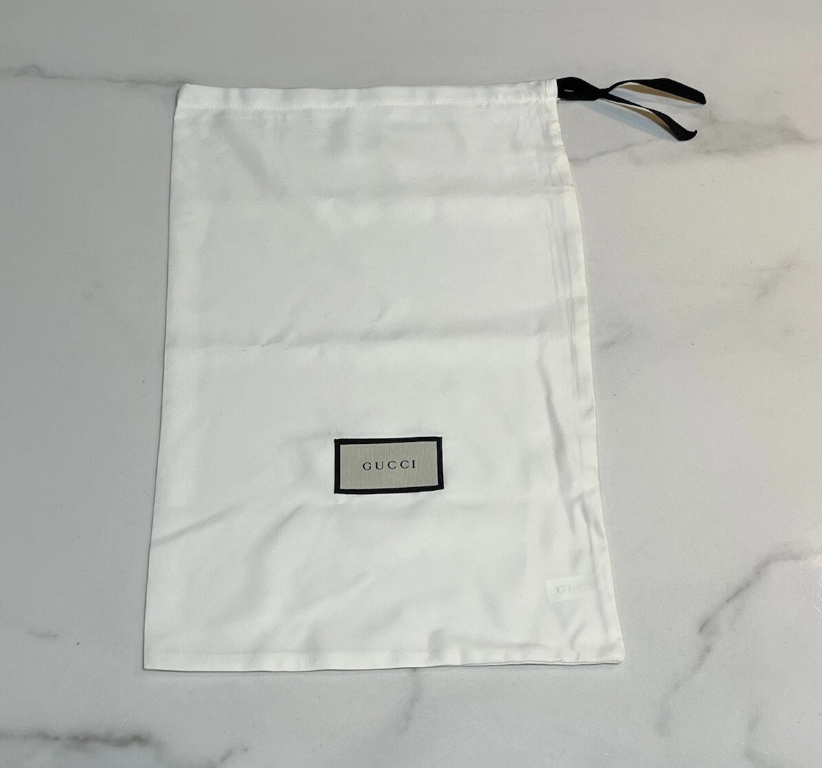Sac à poussière Gucci sac à chaussures AUTHENTIQUE flambant neuf 17” x 11”
