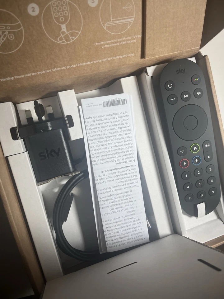 Sky Stream Puck IP061-EF-ANT with Remote + Power Supply + HDMI Cable Multi-Room - Image 3 of 4