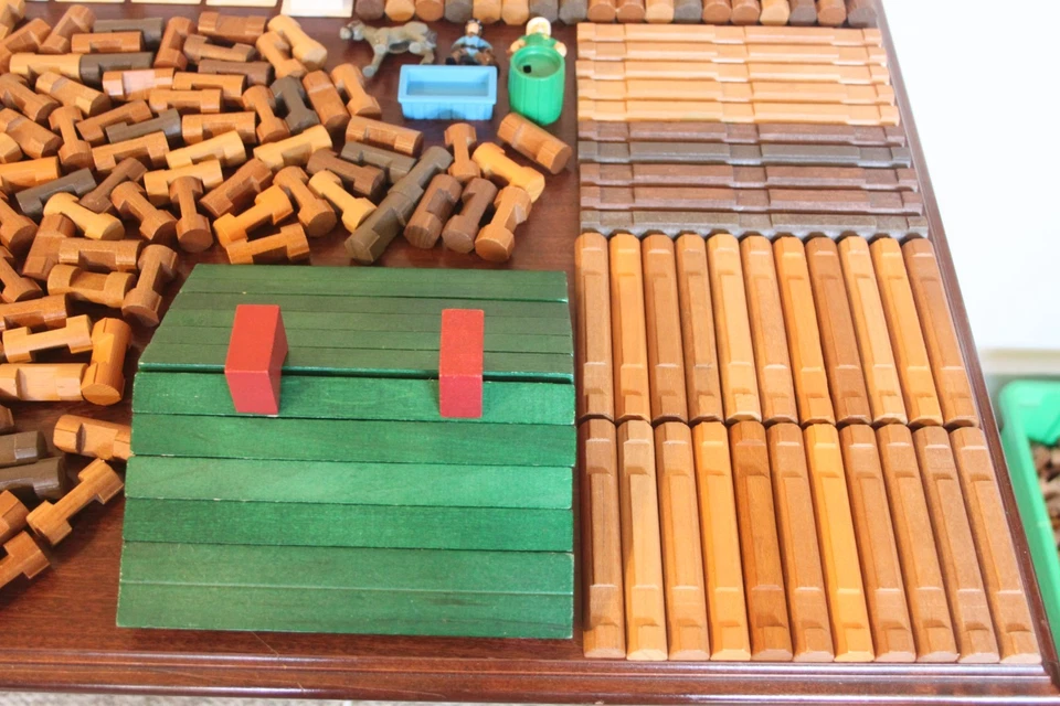 Lincoln Logs HUGE Lot 434 Pieces Vintage Roofs Windows TONS of Different Pieces - Image 2 of 4